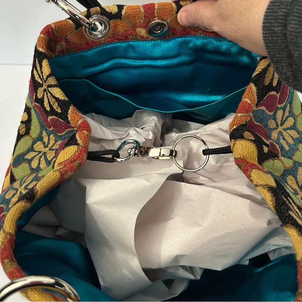 Penelope Pike Place Market - Floral Patterned Tapestry Shoulder Bag - Multicolor
